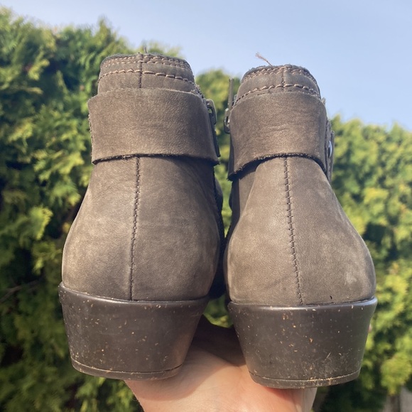 Cobb Hill by New Balance Nicole Stone Tan Leather Ankle Booties Size 9N - Picture 3 of 13